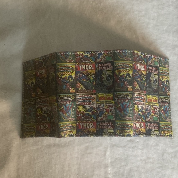 Marvel Comics wallet - Picture 3 of 3